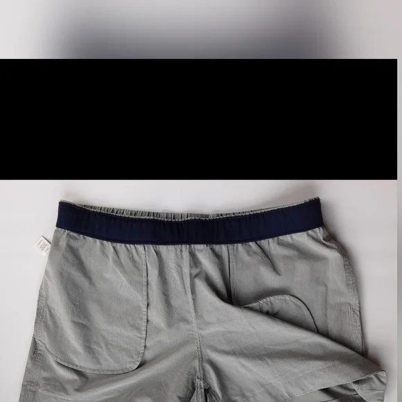 Athleta Searsucker Short, Size Medium, Mid-Rise - Picture 6 of 7